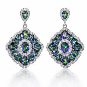 Swarovski Crystals  Stunning Earring The Aurroya